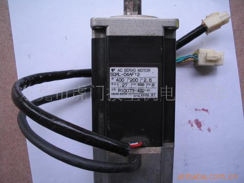 A 二手安川伺服马达SGML-04AF12    保好保修三个月