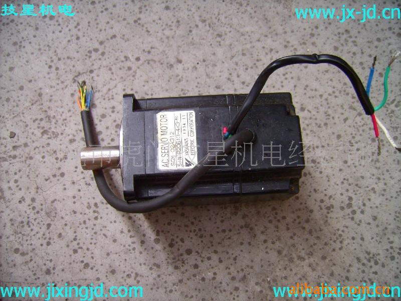 A 二手安川伺服马达SGM-02A312   保好保修三个月