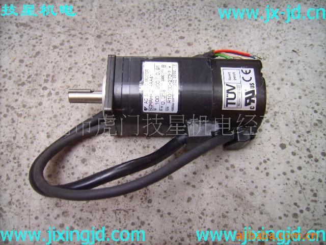 B安川伺服马达SGMAH-01AAA41 SGMAH-01AAA21H SGMPH-01AAE41D