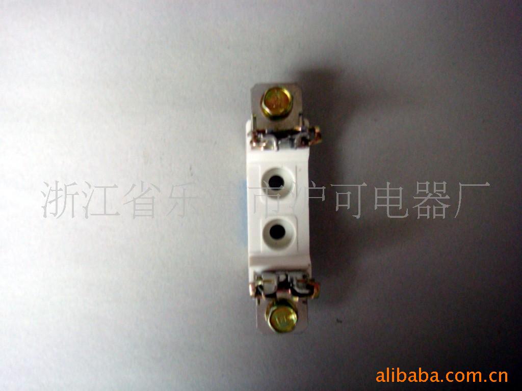供应NTOO座1P 3P 插入式熔断器，适配NTOO NGTCOO NHOOC系列熔芯