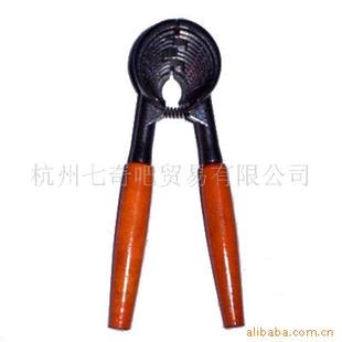 Funnel-shaped walnut clip with wooden handle