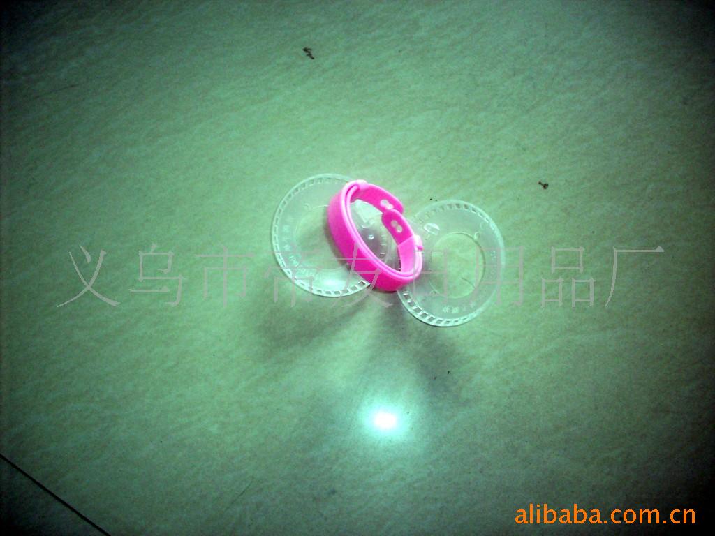 专业供应各种保暖耳套塑料架子、耳罩骨架以及各种塑料配件(图)