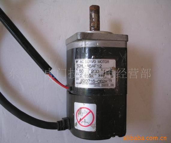 C 安川伺服电机YASKAWA SGML-A5AF12