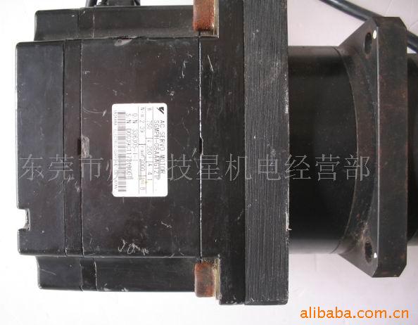 C 安川伺服电机SGMPH-08AAAG121