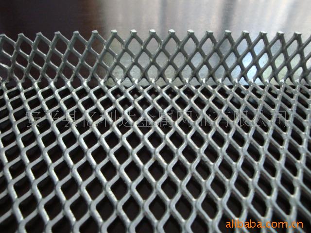 供应金属板网，浸塑镀锌钢板网，铝板网