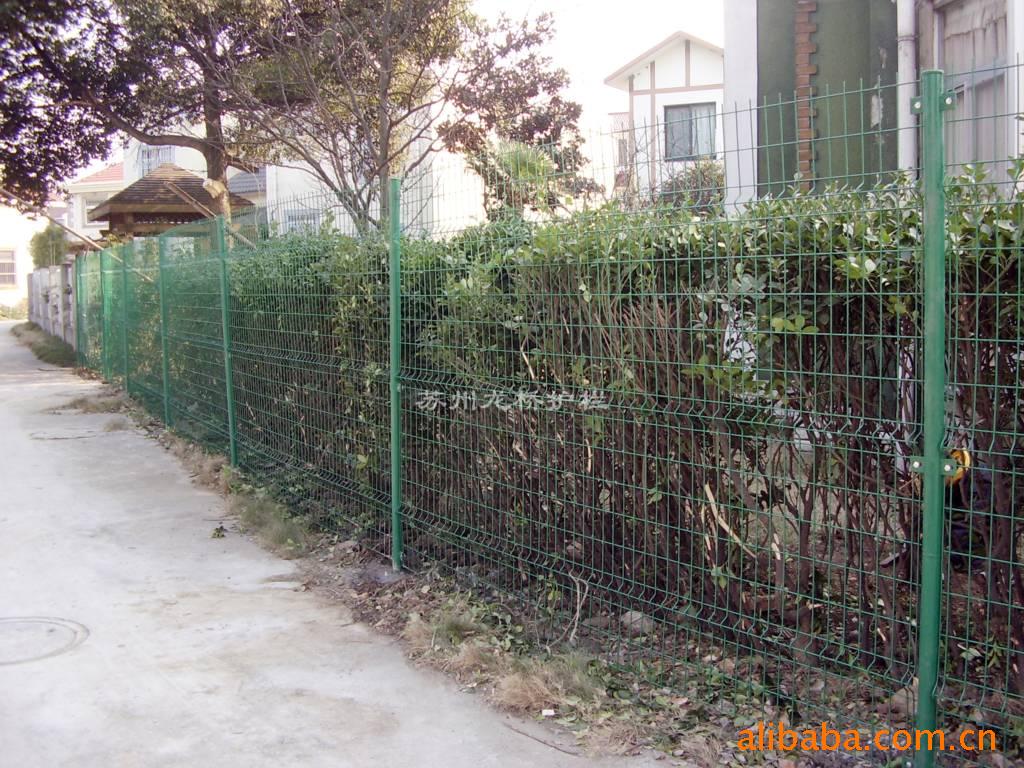 龙桥护栏厂家批发 双边丝护栏网 高速公路护栏网 量大价优
