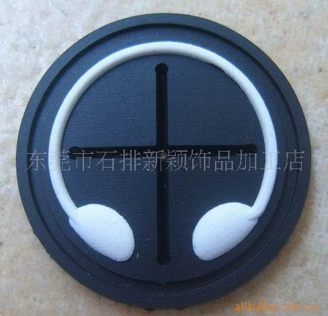实质工厂供应硅胶PVC软胶滴胶商标牌十字耳机孔胶章