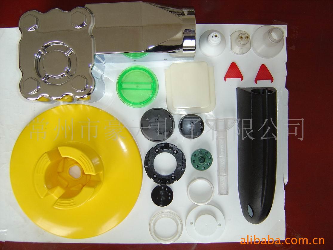 厂家提供优质小型塑料制品，花盆、螺丝，质量从优，价格从优