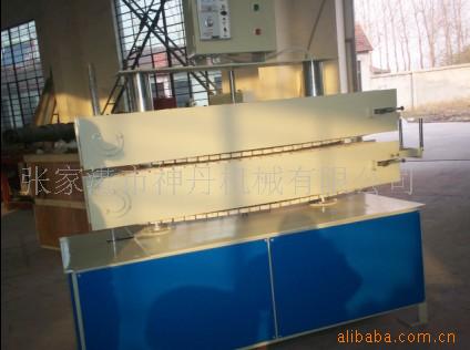 供应牵引机（塑料管材,异形型材,软管等的挤出牵引）