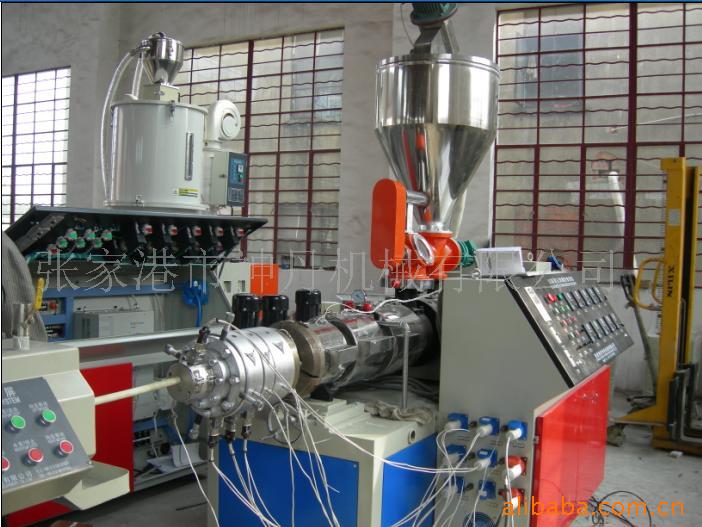 供应各类PVC塑料挤出机管材生产线