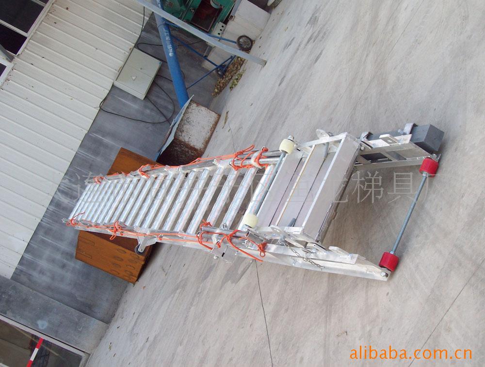 大连鱼龙梯具厂供应 铝制船舷梯 吊装式铝合金舷梯 登船梯