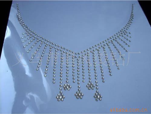 工厂直销 女装烫钻 女装烫钻图案 烫片烫图 领口烫钻 环+保牢度好