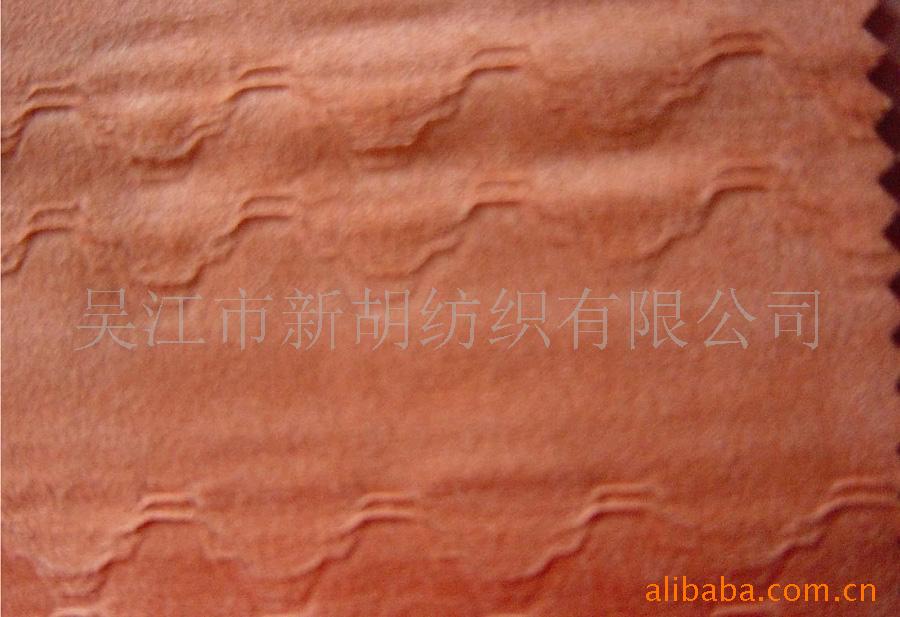 供应压花麂皮绒105DX400D