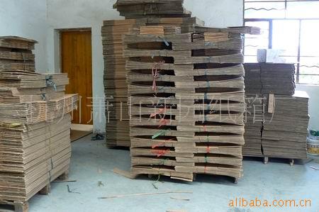 供应瓦楞纸箱三层五层七层快递搬家纸箱批发邮政箱打包盒