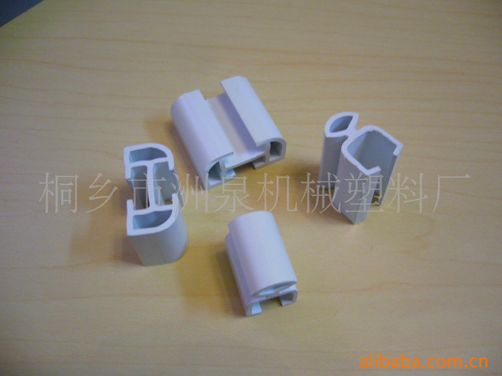 供应PVC型材 中空型材 异形管材 链接线槽 挤塑 挤出加工 装饰条