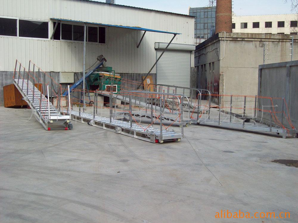 鱼龙牌梯具 加工定制船用梯具  铝合金登船梯 舷梯 码头梯