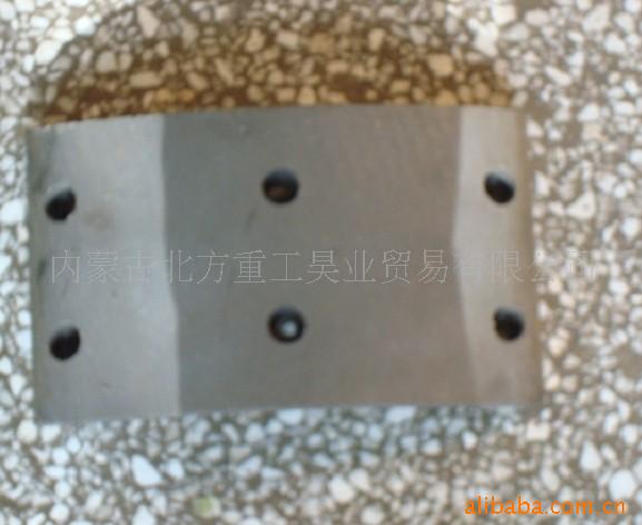 特雷克斯TEREX 3303   3304 3305 用09076568前制动片