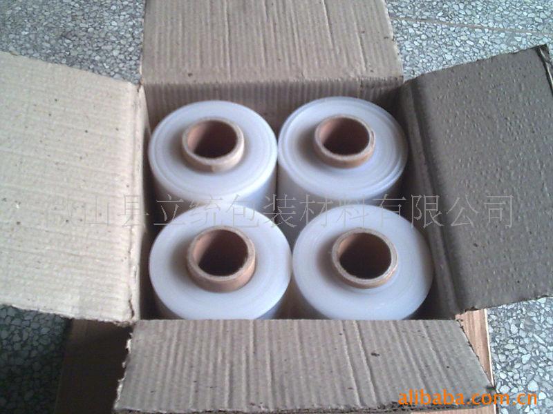 山东PE缠绕膜厂家   批发PE拉伸缠绕膜 手用缠绕膜20公斤/箱1.8丝