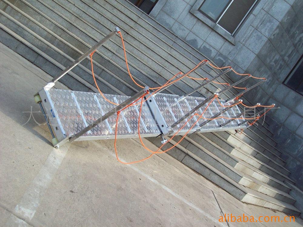 厂家供应铝合金伸缩式舷梯 登船梯 码头梯  岸梯 欢迎加工定制