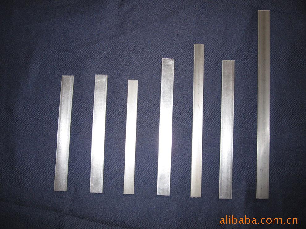 本公司长期供应各种价格优惠的冷轧光亮扁钢建筑用材耐腐蚀