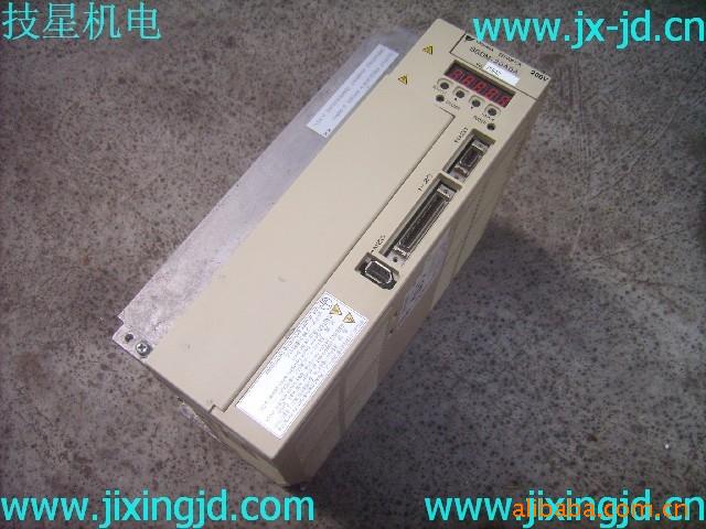 C 安川伺服驱动器YASKAWA SGDM-20ADA    保好保修三个月