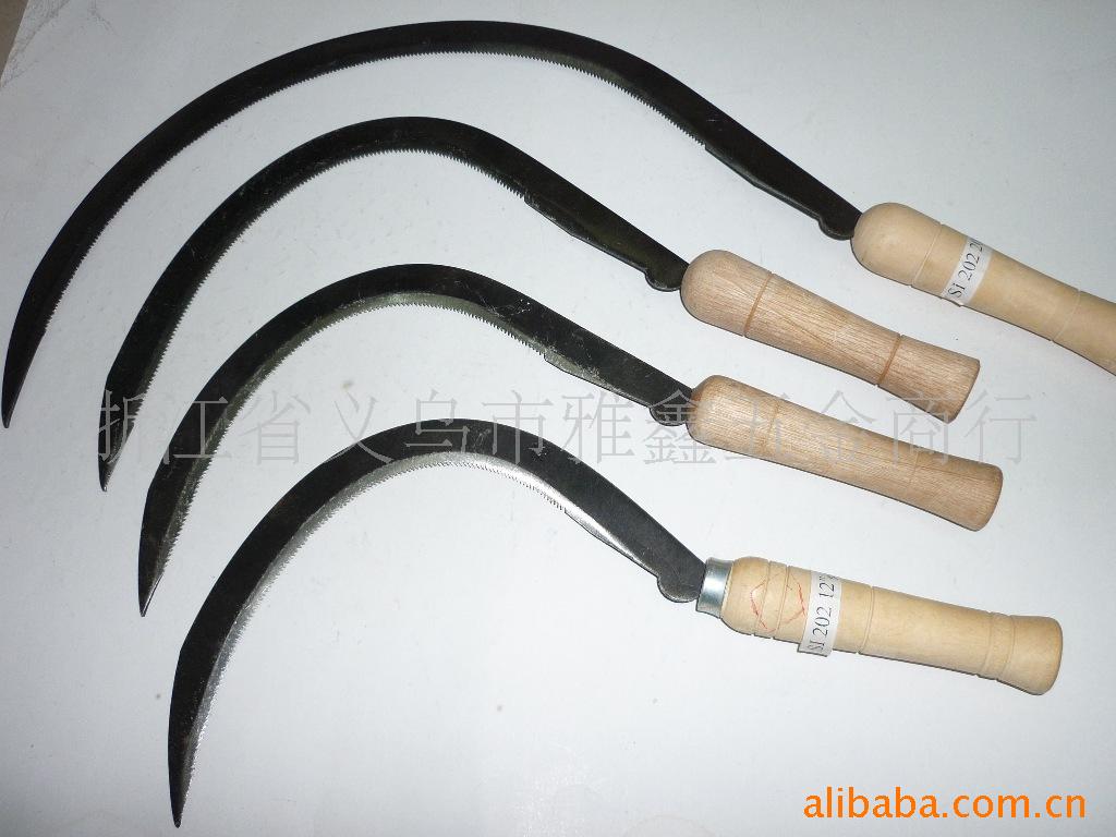 供应各款优质月牙木柄锯齿镰刀 中东农用工具 热卖中