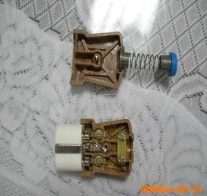 ��Ӧ��¯��ͷ��16A 250V�ĵ��Ȳ�ͷ(ͼ)