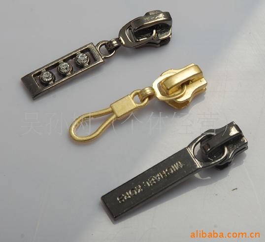 【伟兴辅料】提供拉链头