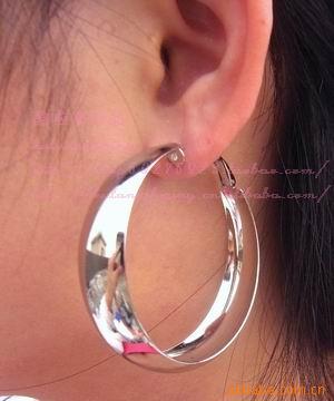 Japan and South Korea Best Sellers personality Hoop Pierced ears Ear clip Smooth fashion Super large Earrings Backing Ear clip