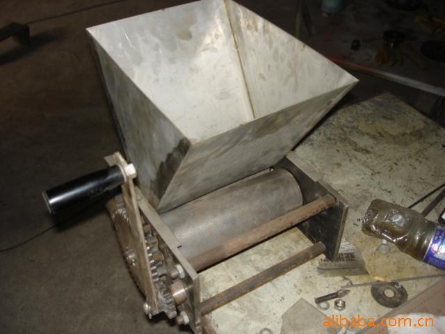 supply Manual Almond Sheller Concise practical Economical and practical Consignment Shelling Gap Adjustable