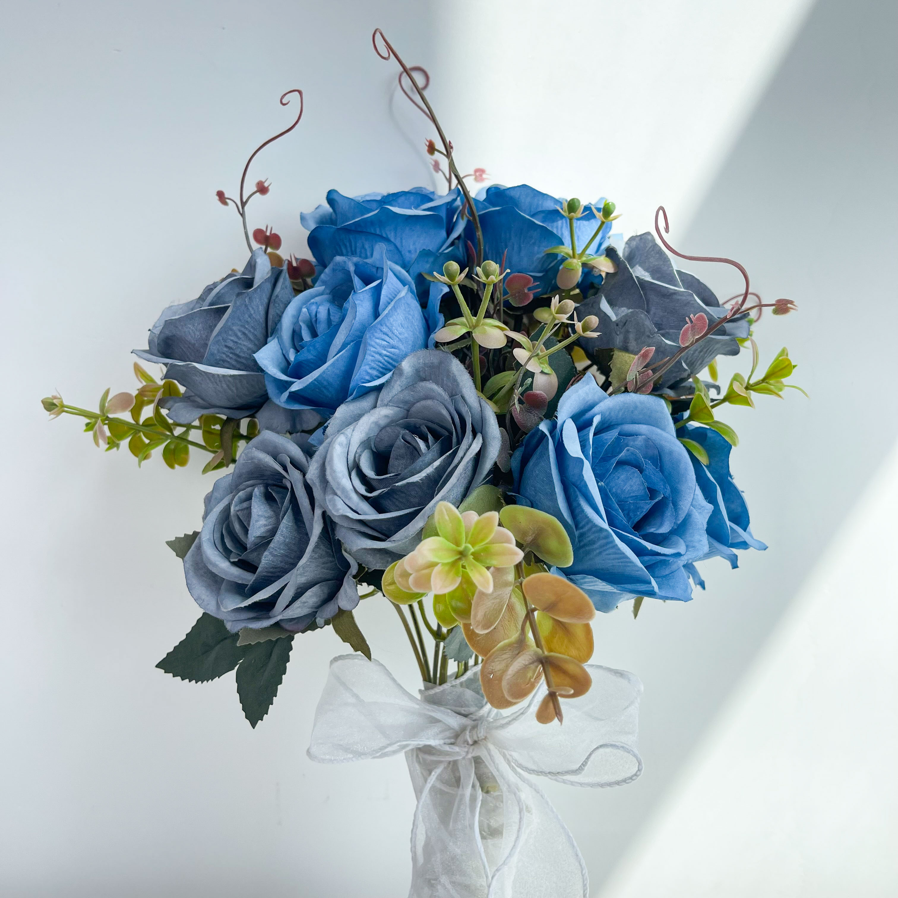 Buquê de rosas europeias azuis de nove cabeças