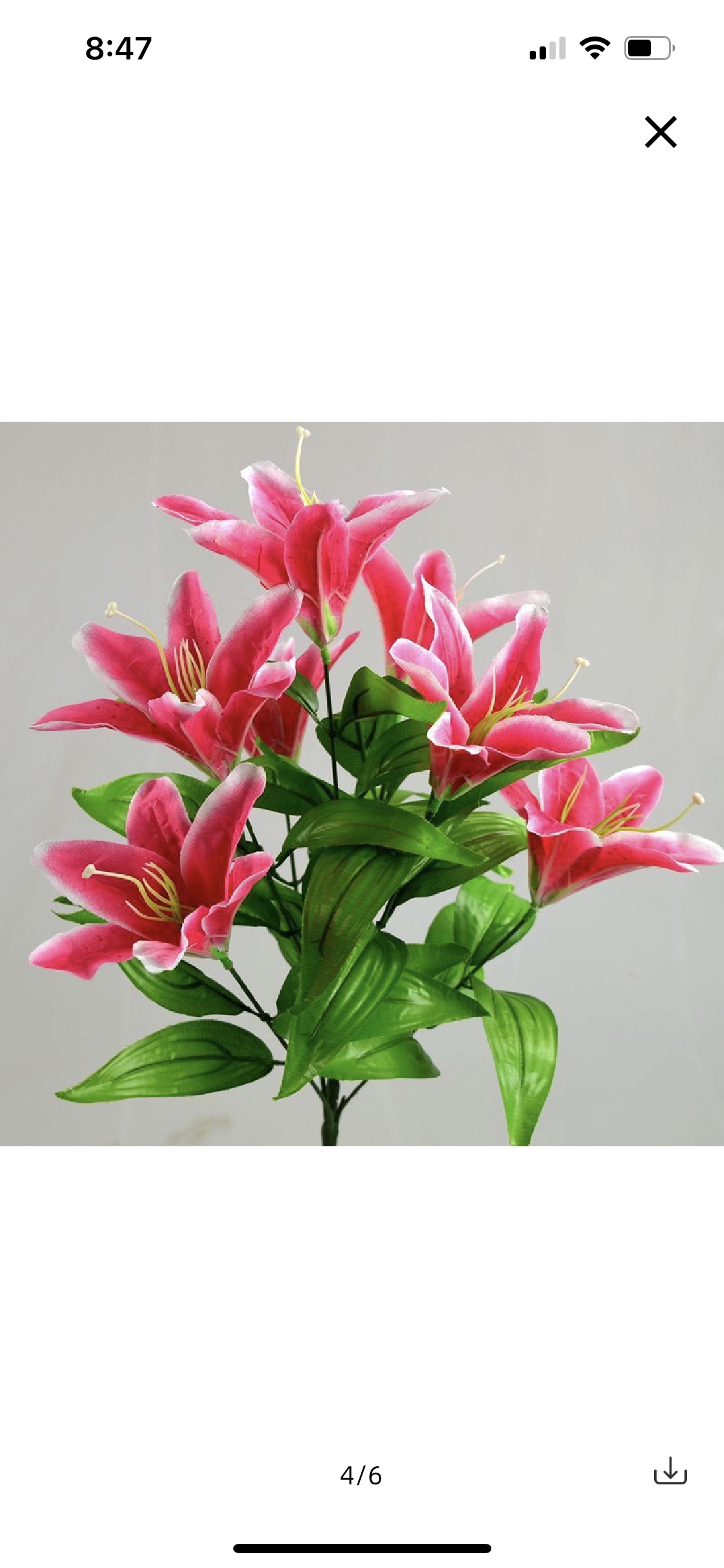 Một bó hoa huệ hồng đậm