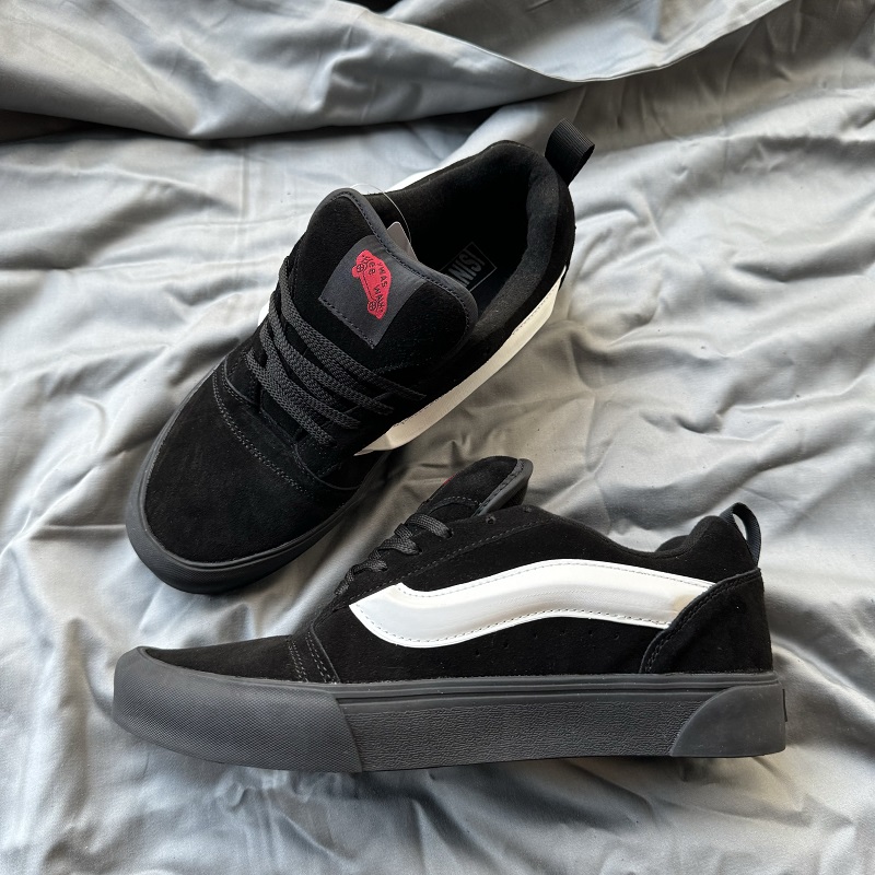 2025 Summer Black, White, and Purple Loafers High-End American Retro Color-Block Low-Top Unisex Casual Sneakers