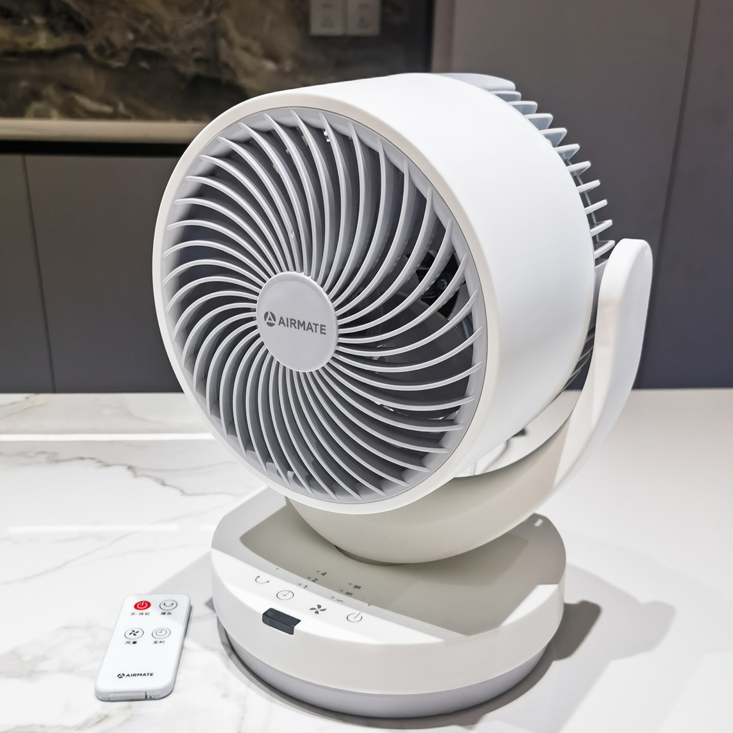 Airmate Air Circulation Fan Ca15-R27 Desktop Remote Control Electric Fan for Home Office Mini Desk Fan