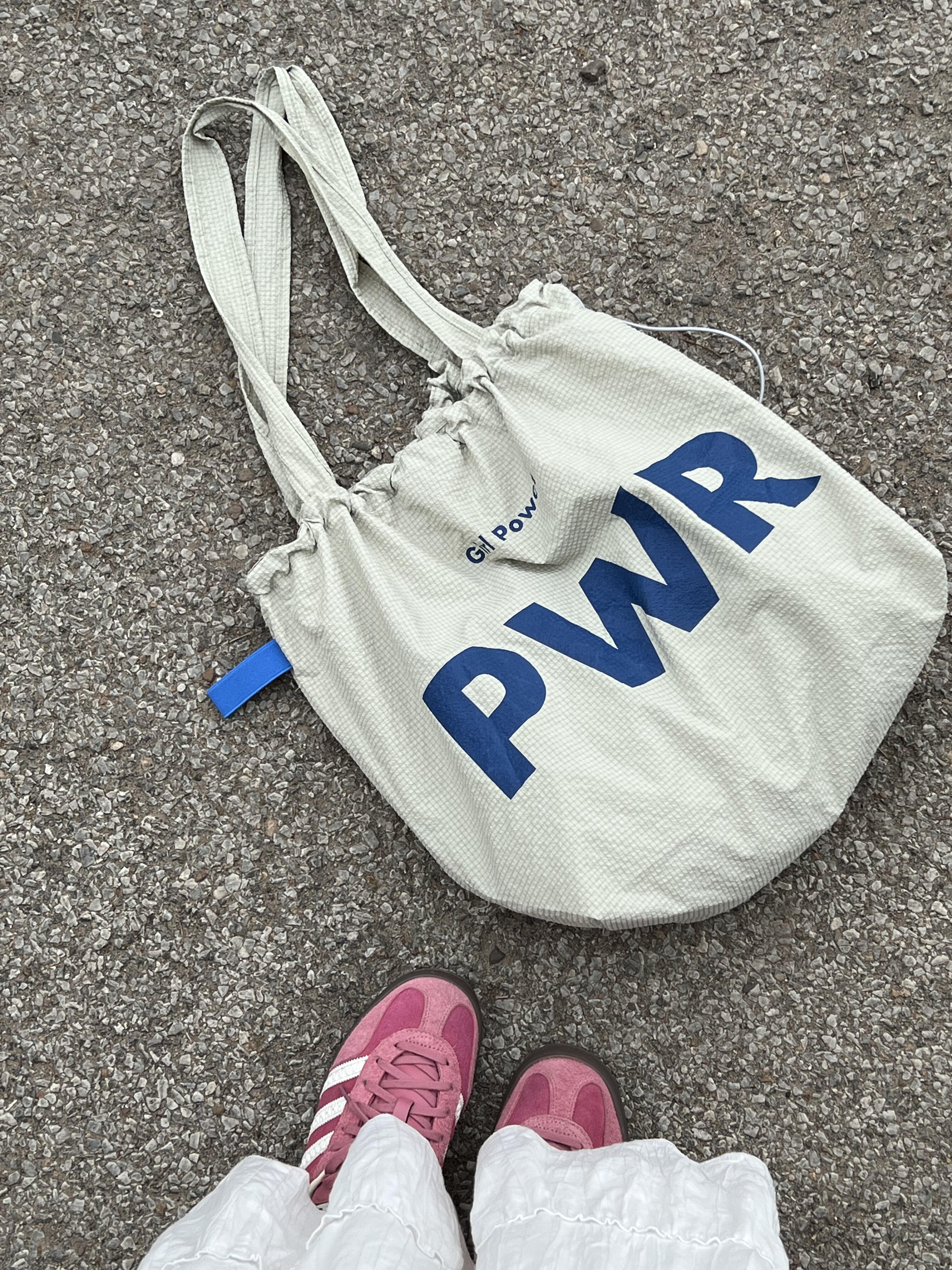 흰색 격자 무늬