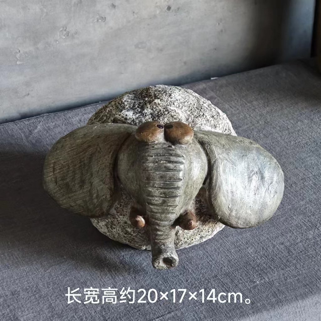 회색 만화 코끼리 장식품 결함 모델
