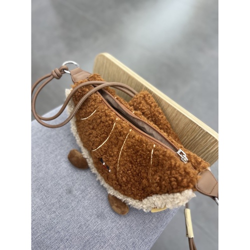 New Autumn/Winter Plush Shoulder Crossbody Bag with Maillard Style Horn Bag Design, Stylish and Versatile