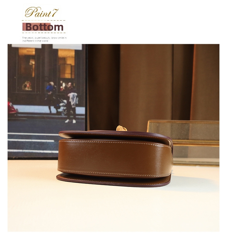 Elegant sadelväska för dam med bambuhandtag och axelrem_voghion.com