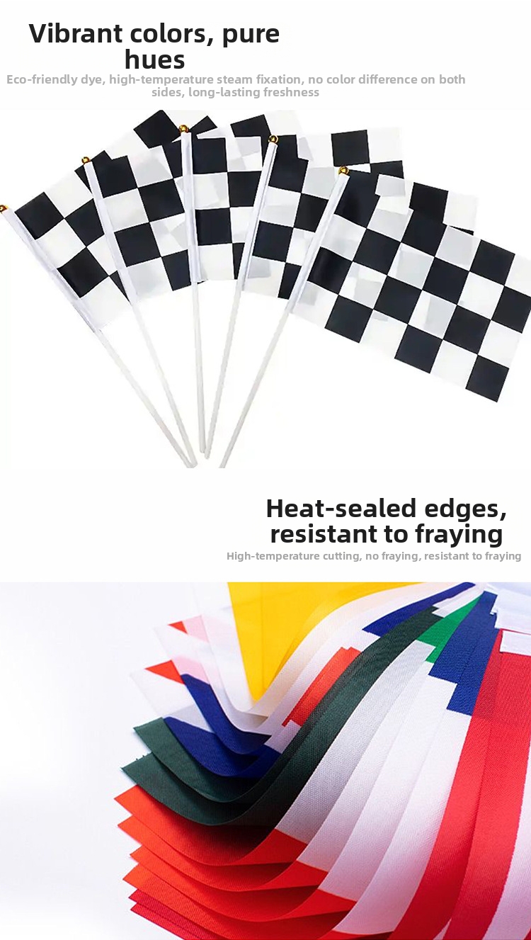 Schwarz-weiß karierte F1-Rennflagge mit Handflagge und goldenem Holzmast_voghion.com