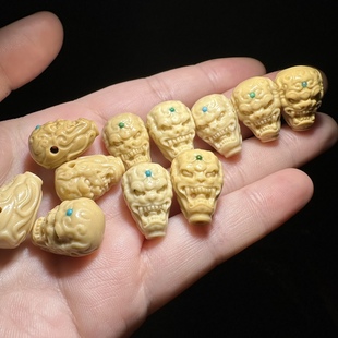 Gold paste jade a variety of carved tee, with a variety of play string, Joker DIY play accessories