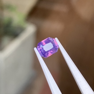 1.5 karat No Burning Purple Sapphire Bare Stone Reddon Cutting Work Fire Brilliant International Certificate Support Re-inspection