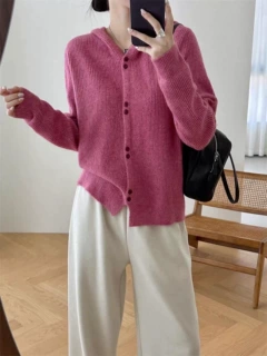 巨显白树莓粉连帽双扣叠穿开衫细坑条竖纹H型毛衣毛针织衫