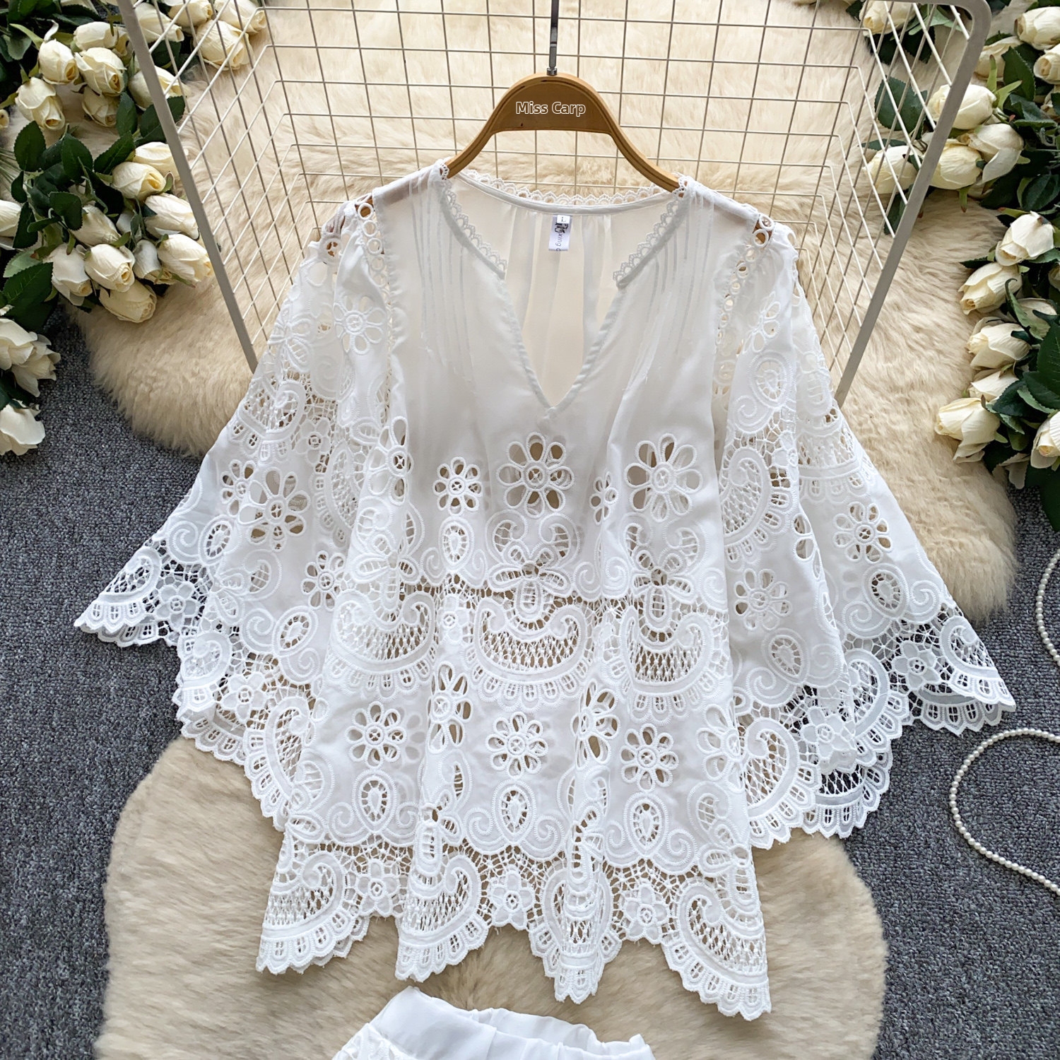 Women's French Retro Lace Two Piece Set Hollowed out Slimming High Waisted Summer Style Commuting Lazy Suit_ecoleips.com