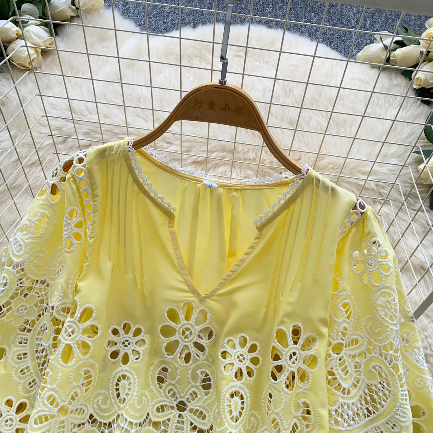 Women's French Retro Lace Two Piece Set Hollowed out Slimming High Waisted Summer Style Commuting Lazy Suit_ecoleips.com