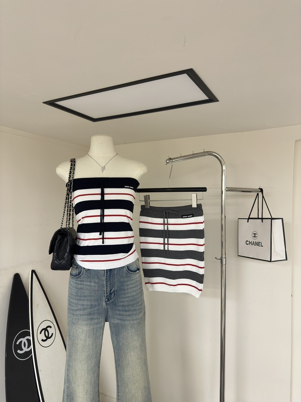 M Series High-Quality 2026 Summer New Striped Tie Strap Tube Top Knitted Top Simple Casual Versatile Women's Top M Series High-Quality 2026 Summer New Striped Tie Strap Tube Top Knitted Top Simple Casual Versatile Women's Top