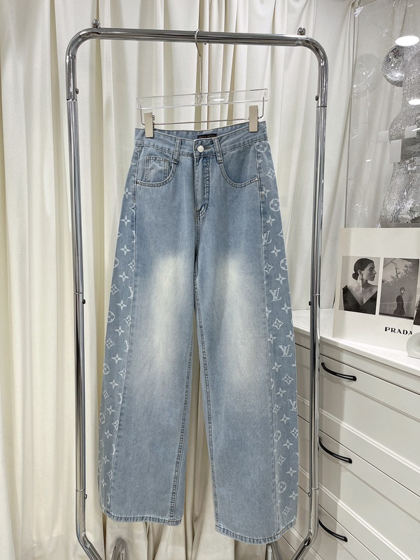 Nanyou High-End New Style Embossed Letter Print High-Waisted Wide-Leg Jeans for Women, Trendy Brand Washed Straight-Leg Pants, Fashionable Nanyou High-End New Style Embossed Letter Print High-Waisted Wide-Leg Jeans for Women, Trendy Brand Washed Straight-Leg Pants, Fashionable