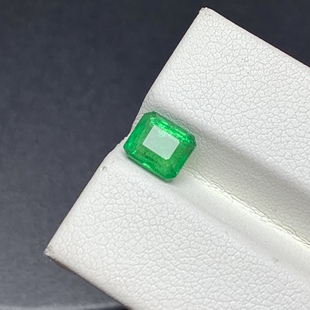 New 1.28 karat natural emerald bare stone slightly cracked cotton package cost-effective micro-oil Zambia