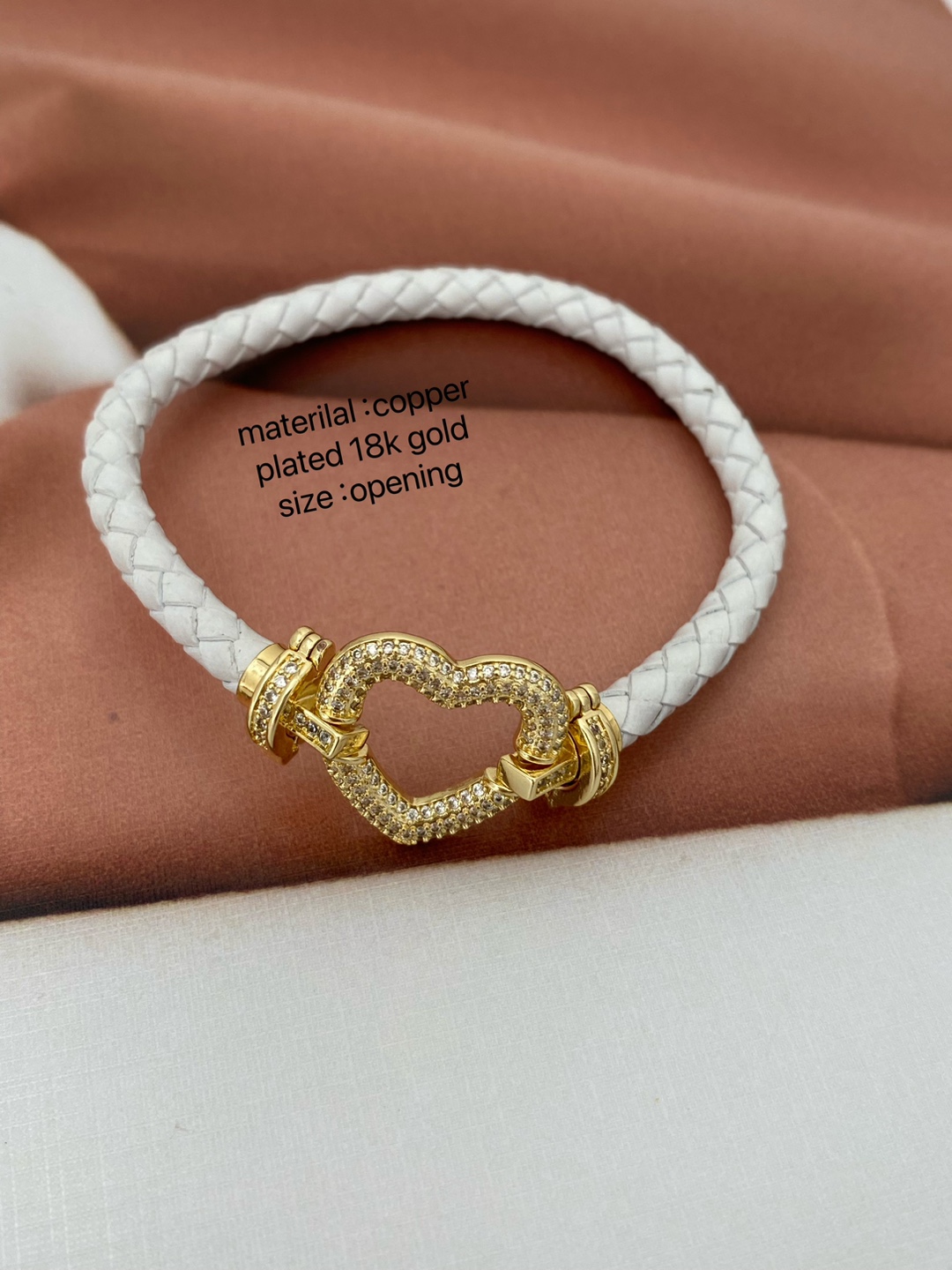 11g Weight Copper Pendant Material Bracelets Classification Leather Rope Chain Material Woven Chain Chain Type 1 Piece Quantity Holiday, Daily Occasion Leather rope, Copper Material Heart Shape Pattern Unisex Gender Vintage Style, Classic Style Style Vintage Style Classic Style Heart Shape Leather Rope Copper Woven Chain String Bracelets Wholesale 2