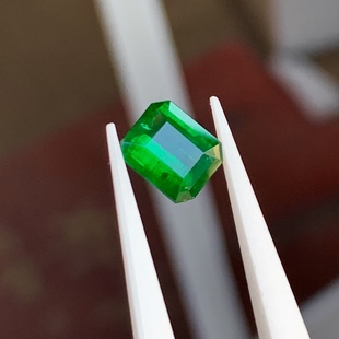 1.6 karat Natural Wharton Green Emerald Bare Stone Gilder Certificate High Color Saturation Support Re-inspection