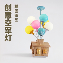 木の家の飛屋の部屋はシャンデリアの6頭と8頭の幼稚園の寝室の照明器具の子供の部屋の風船を吸い込みます。